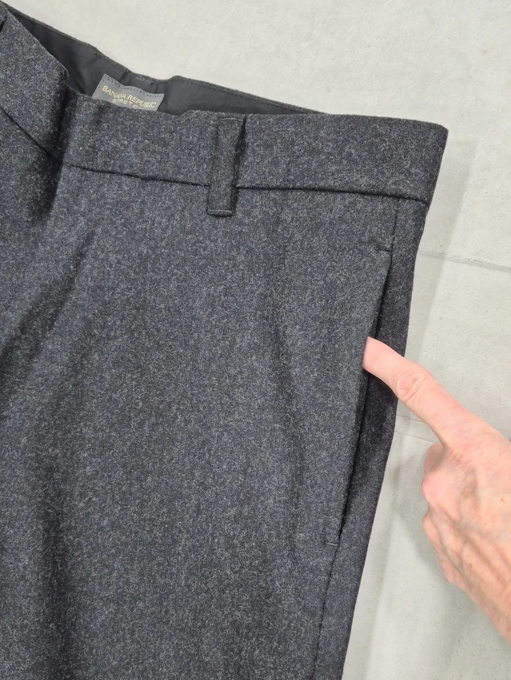 Banana Republic Stretch wool dress pants men's 32R black gray flat front trouser